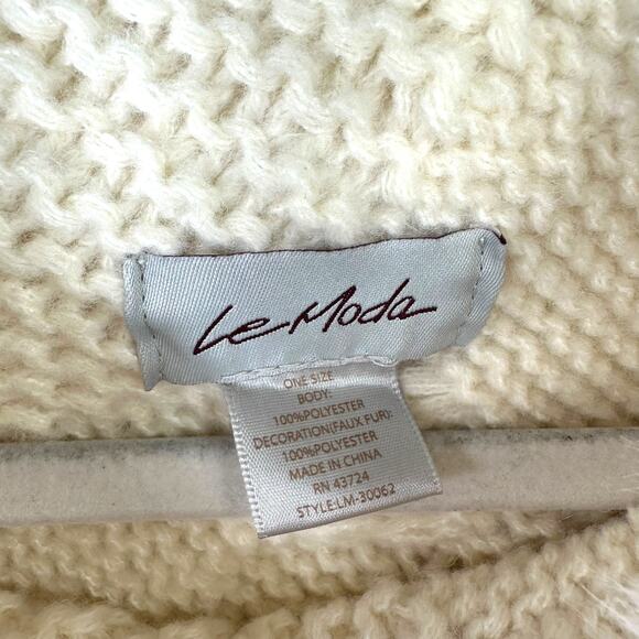 Le Moda NWOT Cream Travelers Luxe Chunky Cable Knit Faux Fur Poncho One Size - Picture 6 of 7